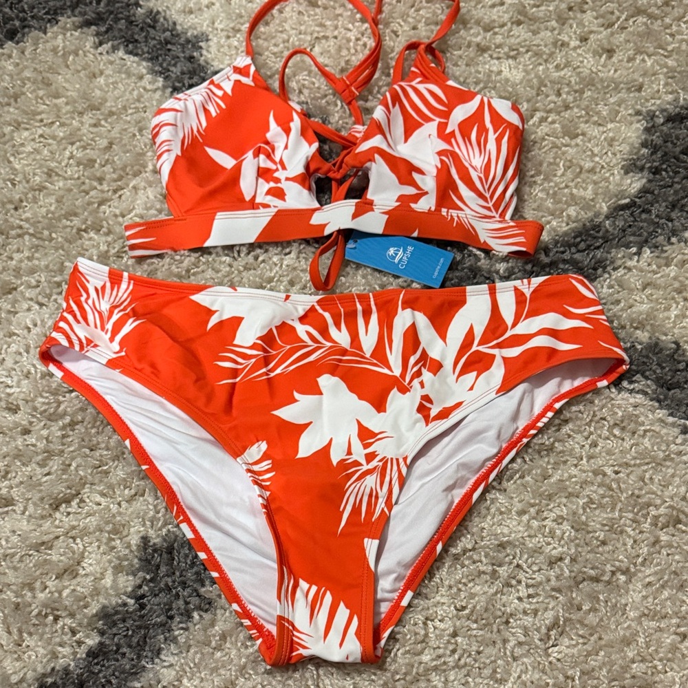 Cupshe Red and White Leaf Print Bikini